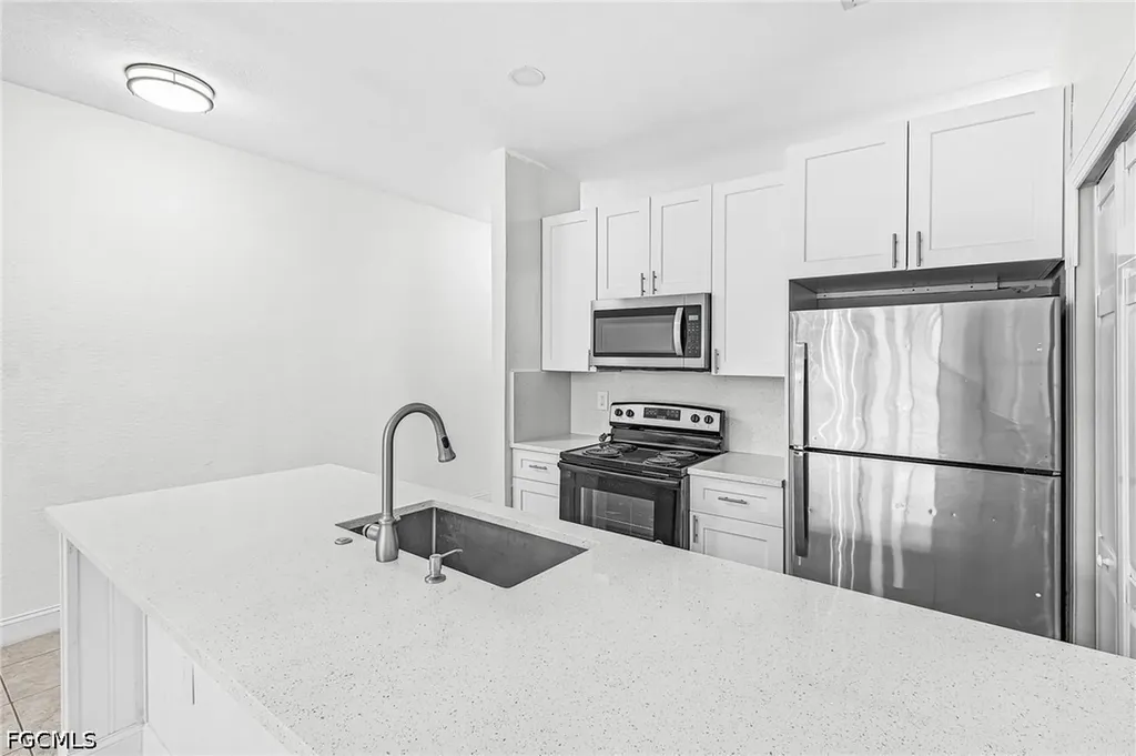 7542 Bristol Circle Naples FL 34120