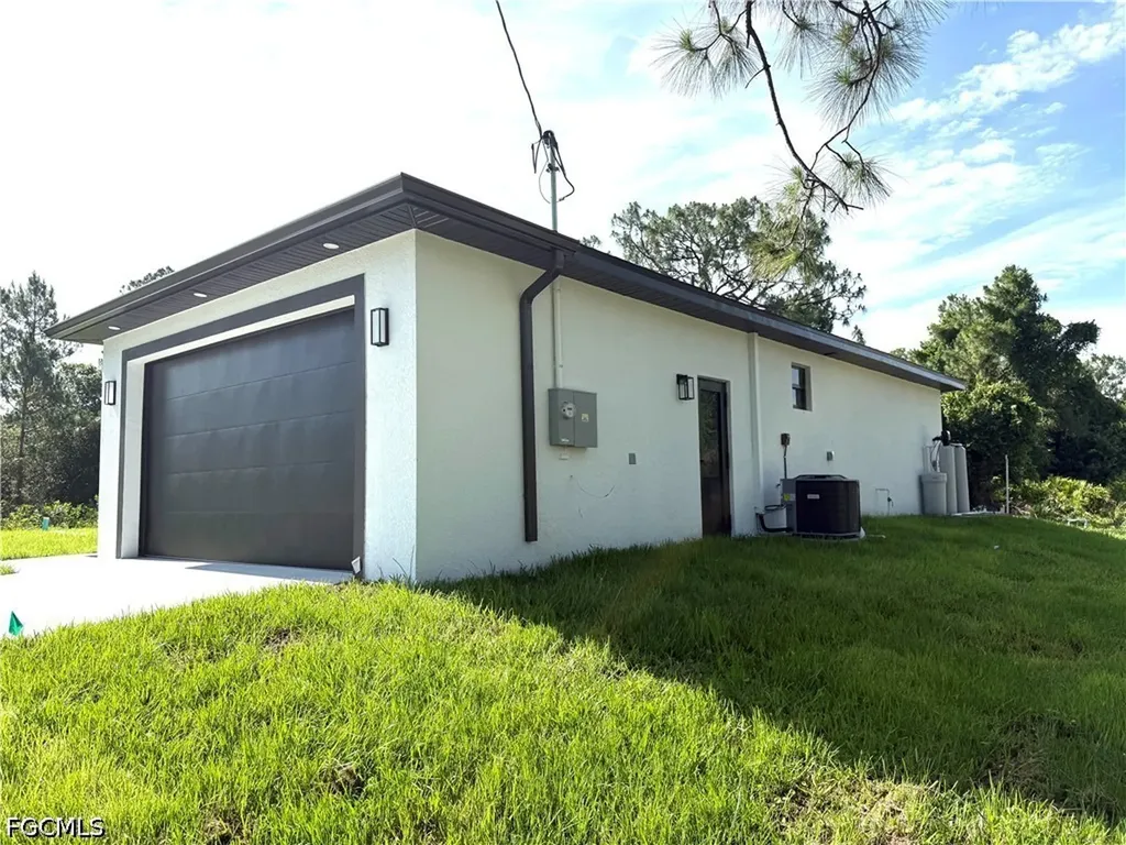 920 Binkley Street E Lehigh Acres FL 33974