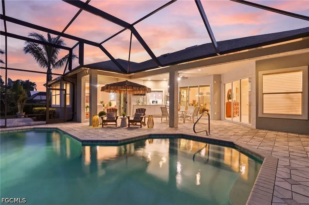 Naples FL, 326 Cypress Way W