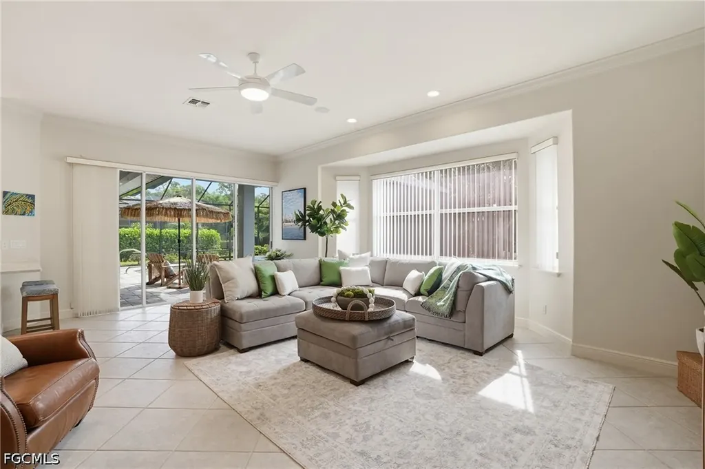 326 Cypress Way W Naples FL 34110