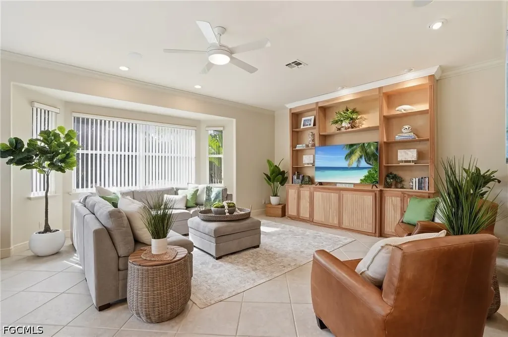 326 Cypress Way W Naples FL 34110