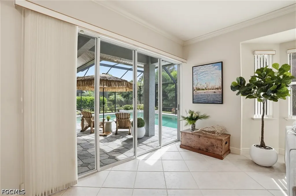 326 Cypress Way W Naples FL 34110