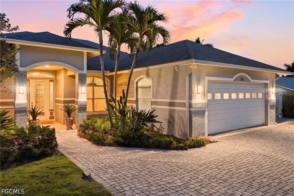 326 Cypress Way W Naples FL 34110