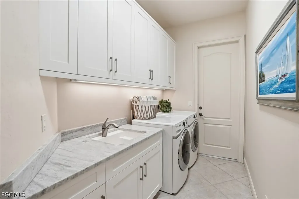 326 Cypress Way W Naples FL 34110