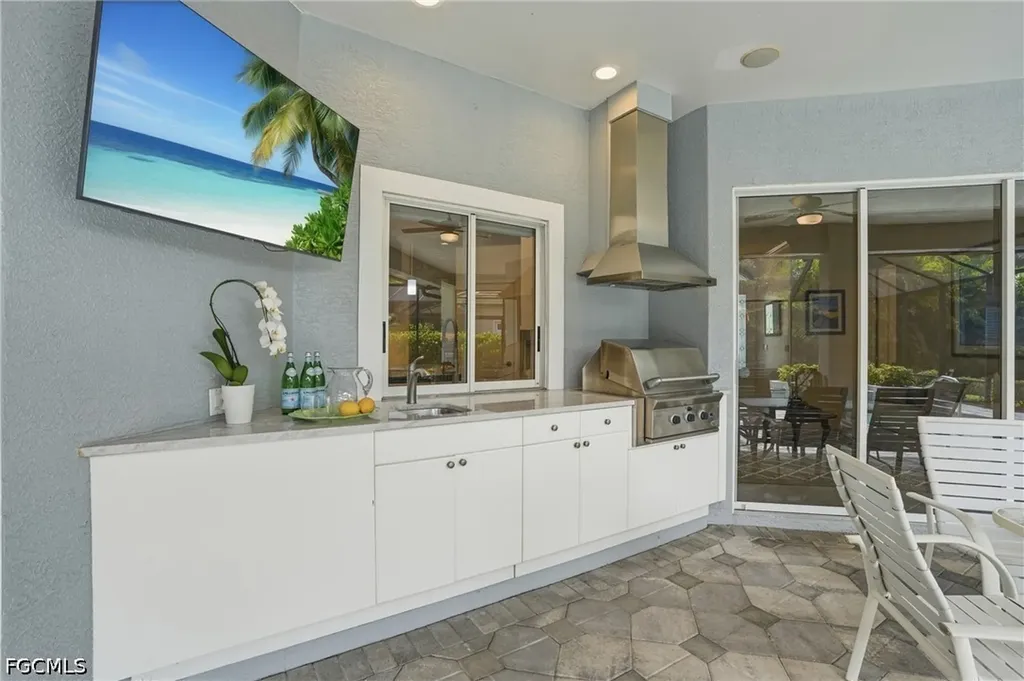 326 Cypress Way W Naples FL 34110