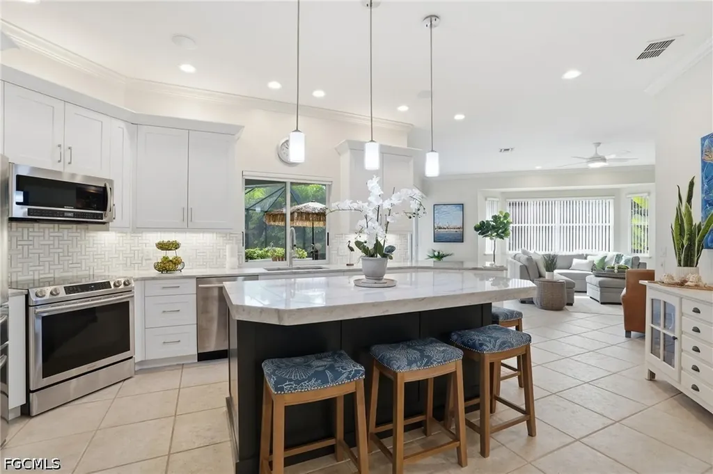 326 Cypress Way W Naples FL 34110