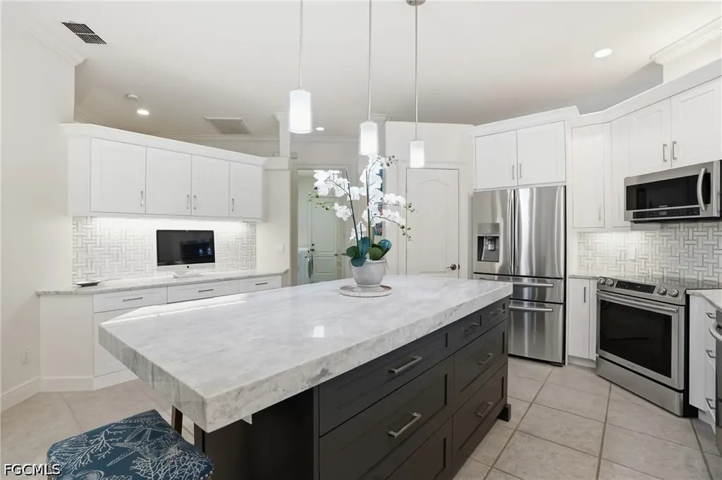 326 Cypress Way W Naples FL 34110