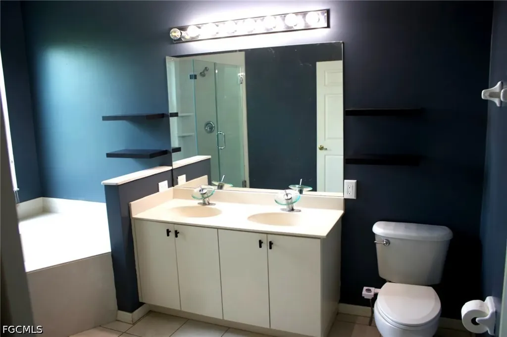 4213 Liron Avenue Fort Myers FL 33916