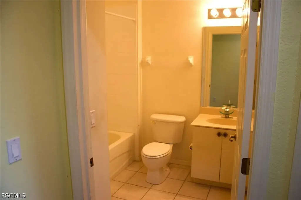 4213 Liron Avenue Fort Myers FL 33916