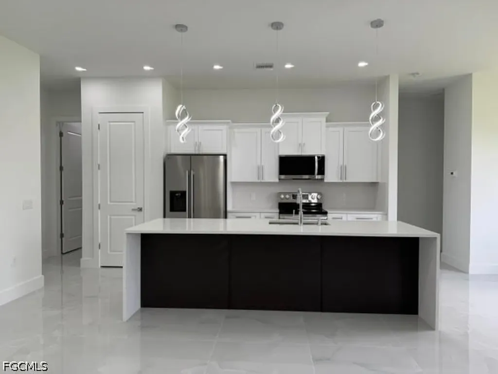 1009 Tropicana Parkway W Cape Coral FL 33993