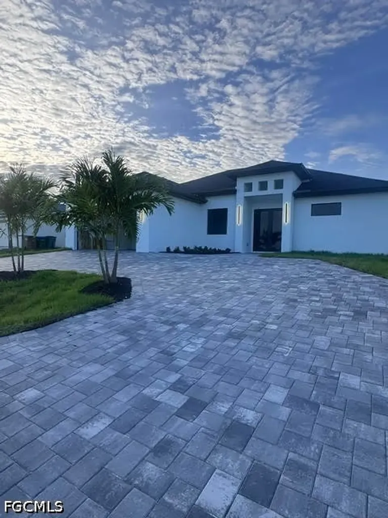 1009 Tropicana Parkway W Cape Coral FL 33993
