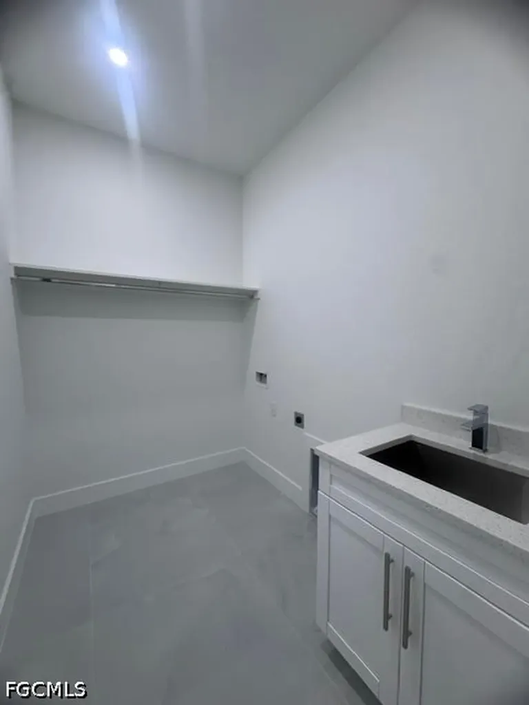 1009 Tropicana Parkway W Cape Coral FL 33993