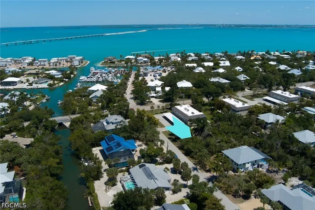 1084 S Yachtsman Drive Sanibel FL 33957