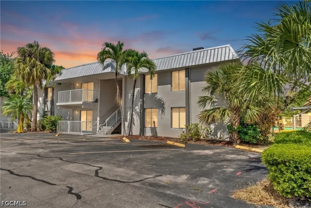 1830 Maravilla Avenue Fort Myers FL 33901