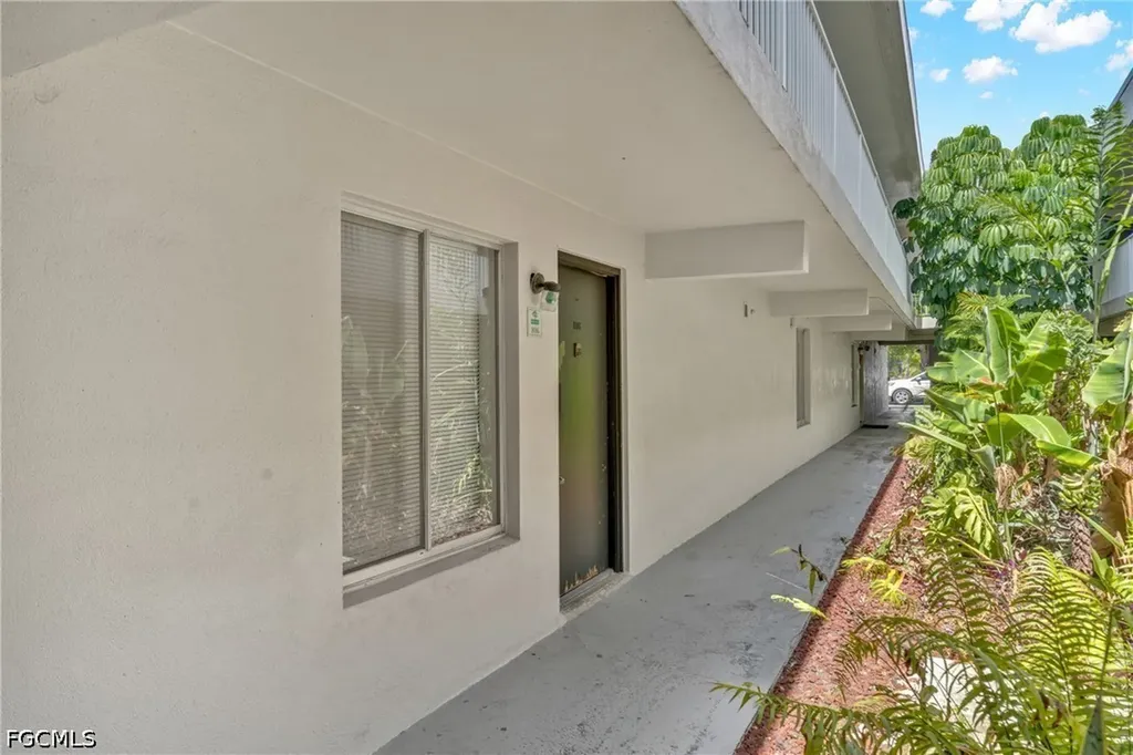 1830 Maravilla Avenue Fort Myers FL 33901