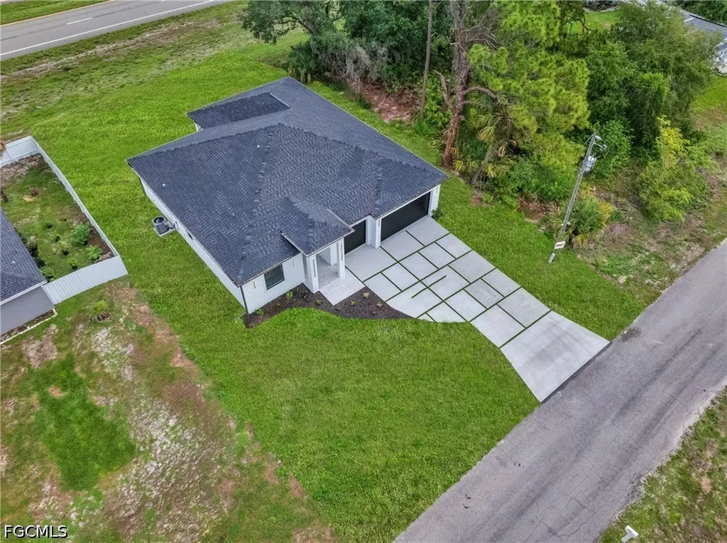 6037 N Moss Circle Labelle FL 33935
