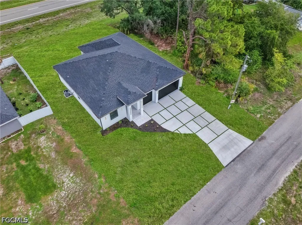 6037 N Moss Circle Labelle FL 33935