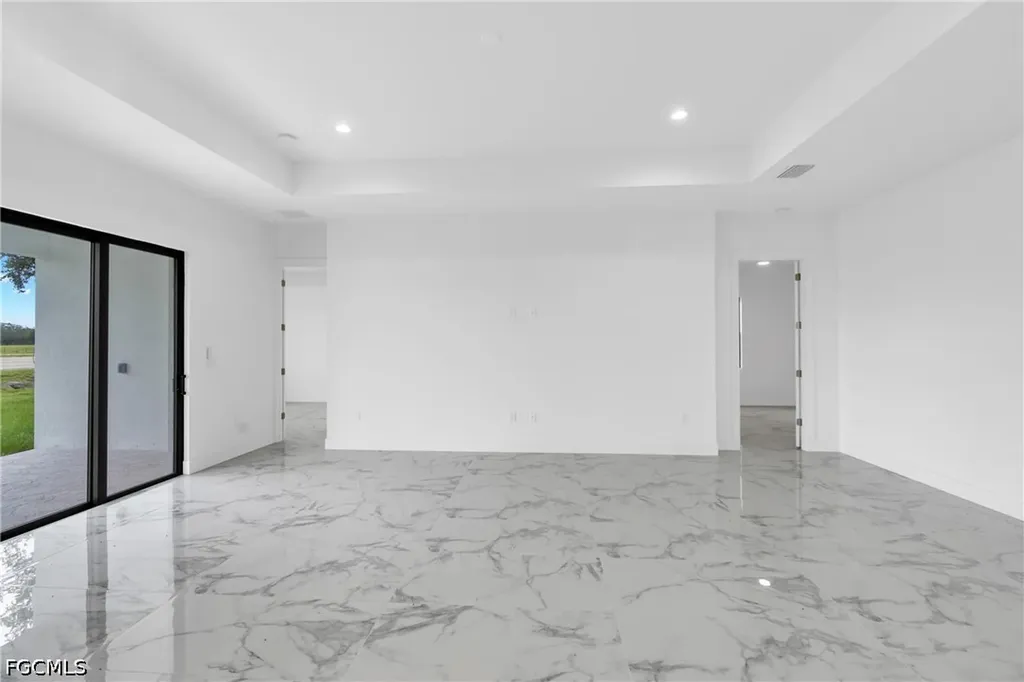 6037 N Moss Circle Labelle FL 33935