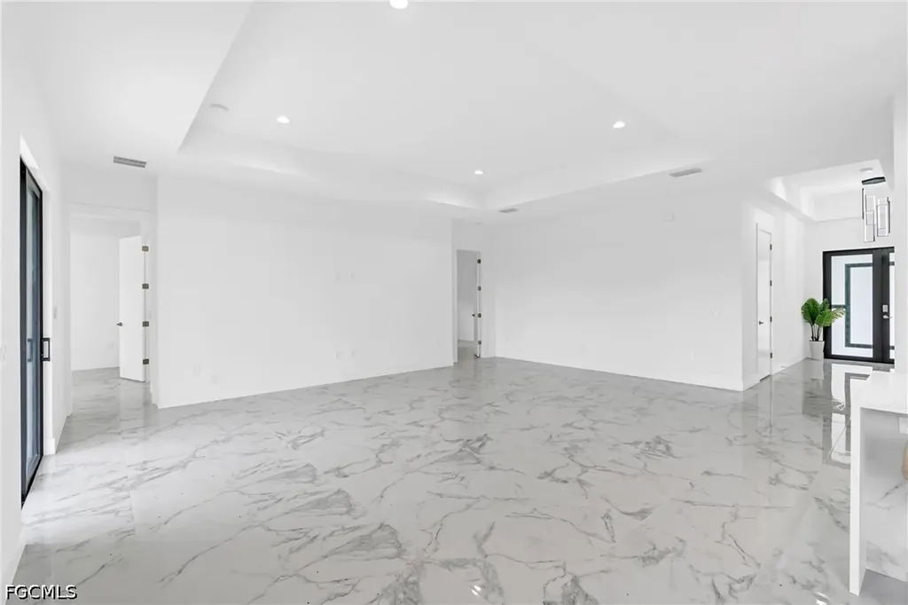 6037 N Moss Circle Labelle FL 33935