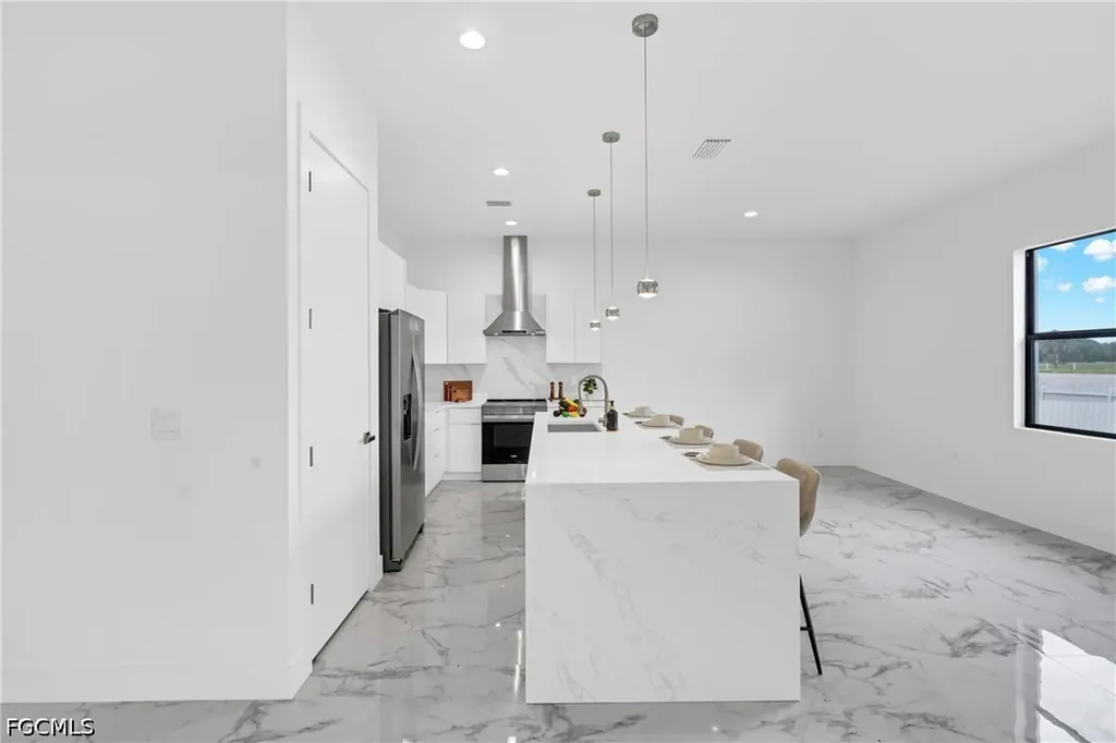 6037 N Moss Circle Labelle FL 33935