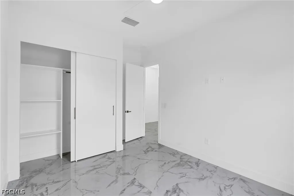 6037 N Moss Circle Labelle FL 33935