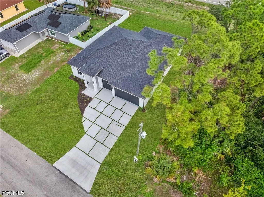 6037 N Moss Circle Labelle FL 33935