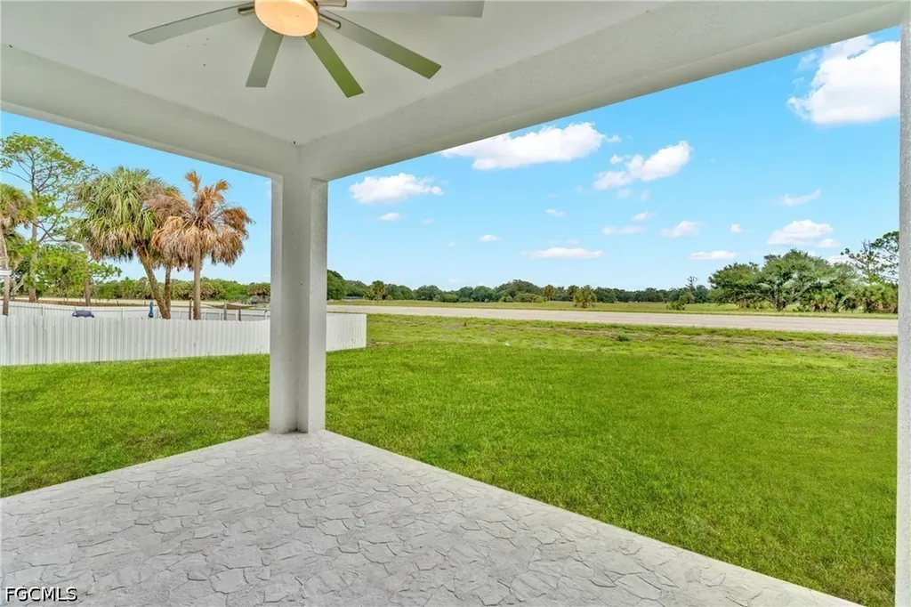 6037 N Moss Circle Labelle FL 33935