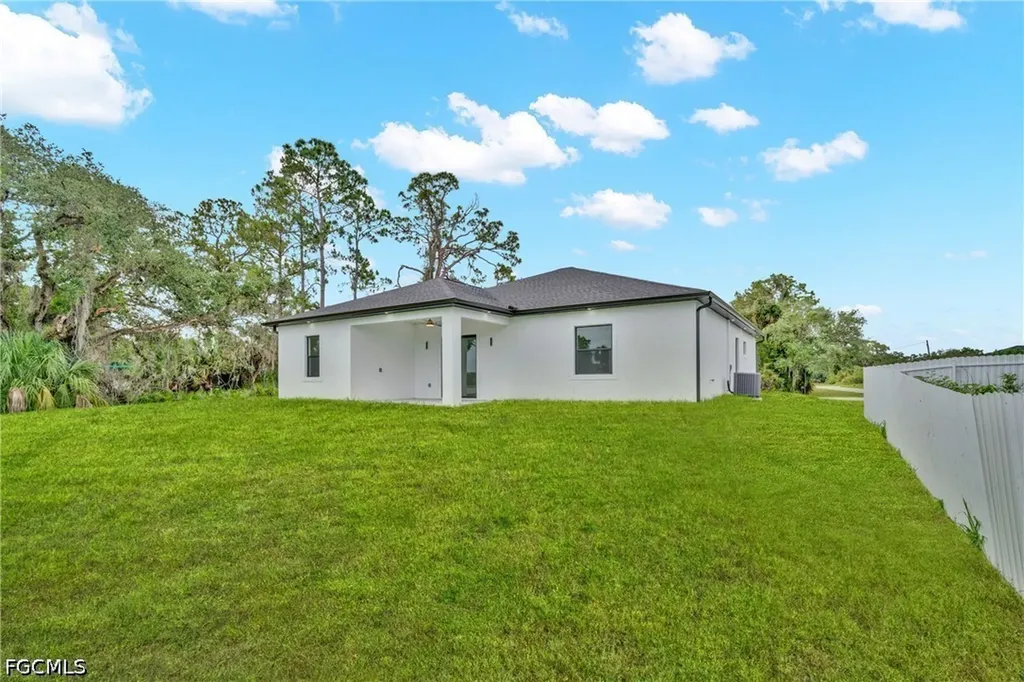 6037 N Moss Circle Labelle FL 33935