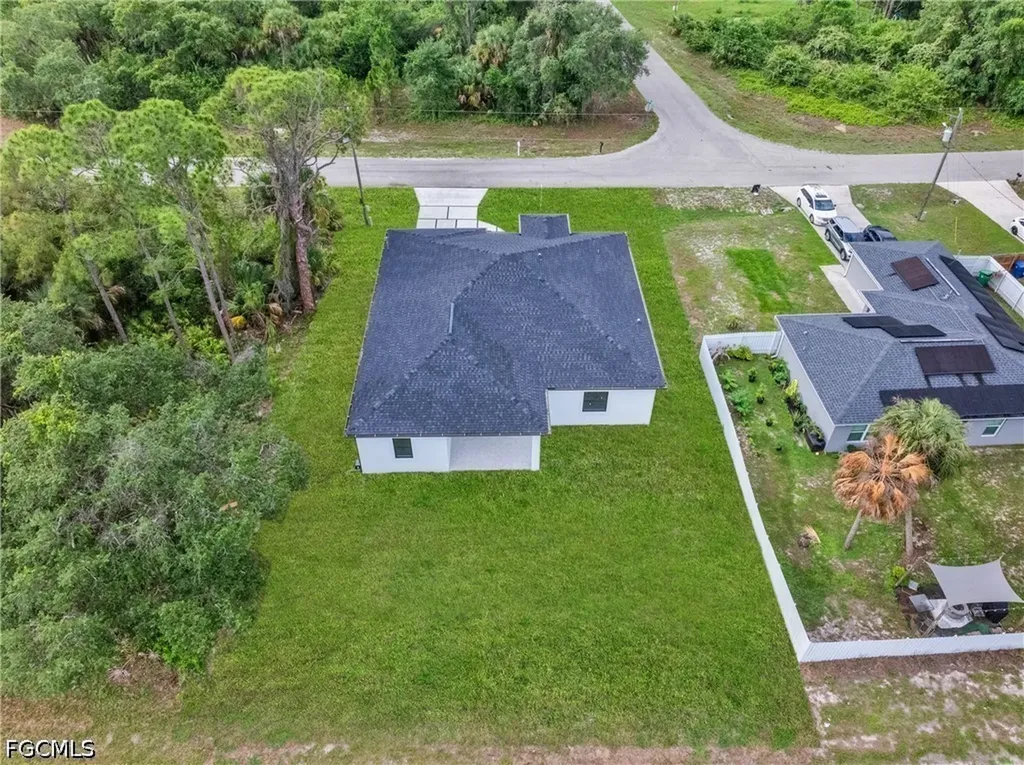 6037 N Moss Circle Labelle FL 33935