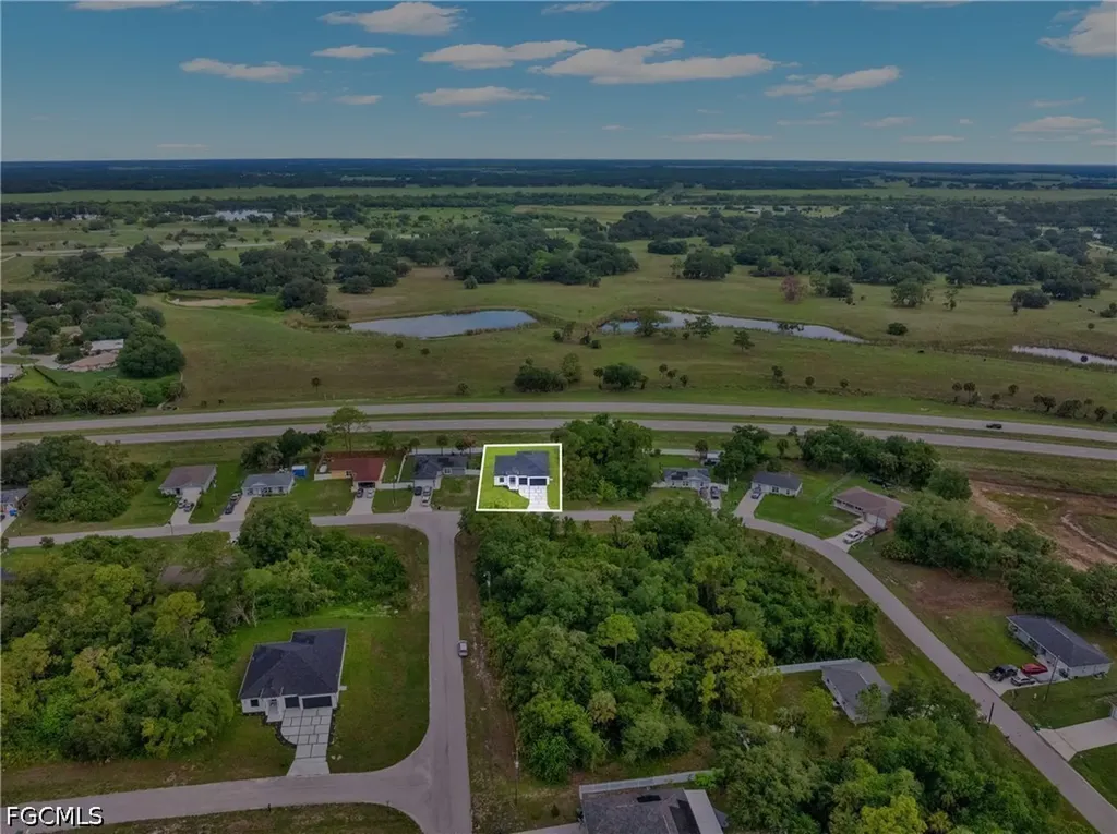 6037 N Moss Circle Labelle FL 33935