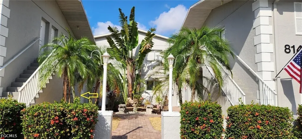 8148 Country Road Fort Myers FL 33919