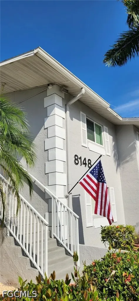 8148 Country Road Fort Myers FL 33919