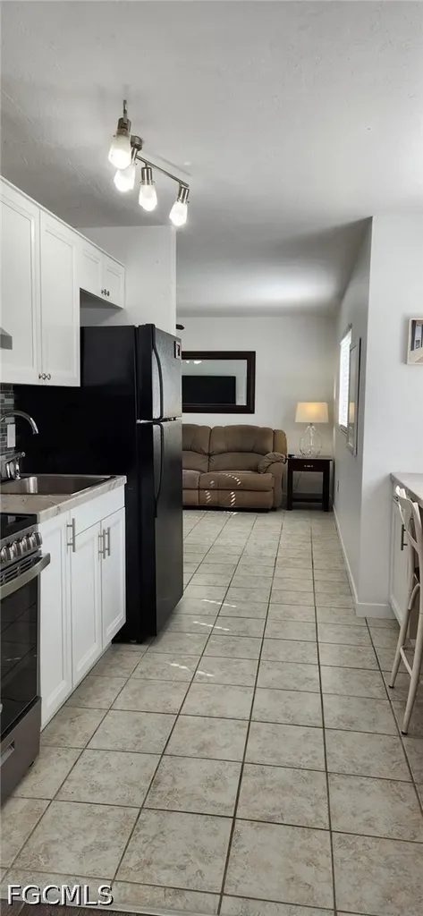 8148 Country Road Fort Myers FL 33919