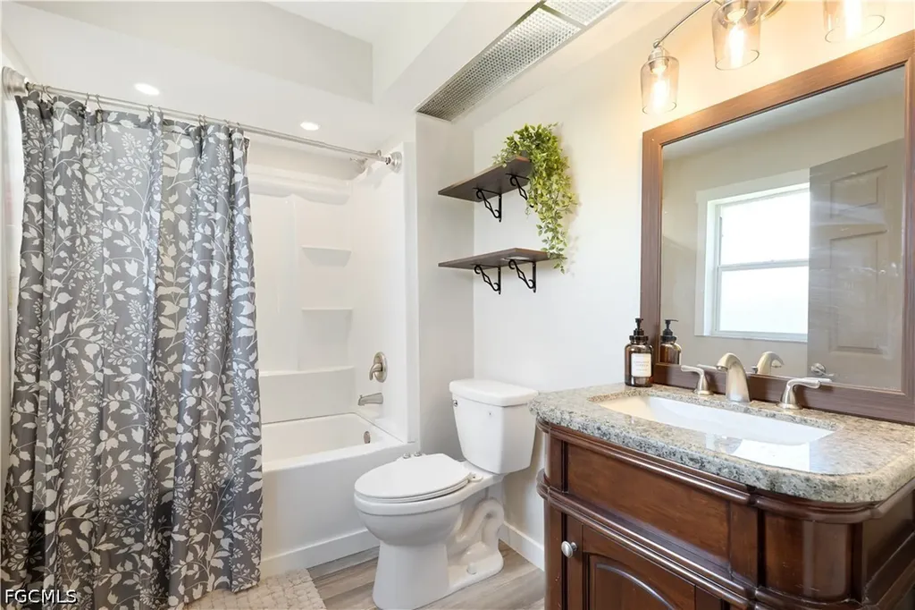 18542 Wisteria Road Fort Myers FL 33967