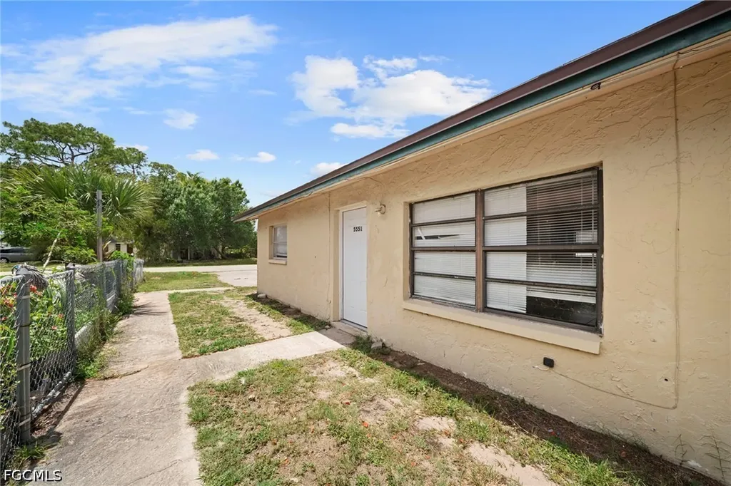 5553 5th Avenue Fort Myers FL 33907