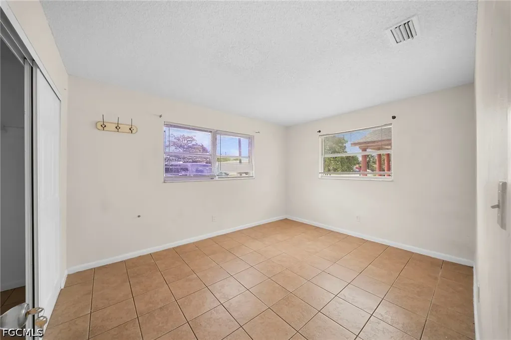 5553 5th Avenue Fort Myers FL 33907