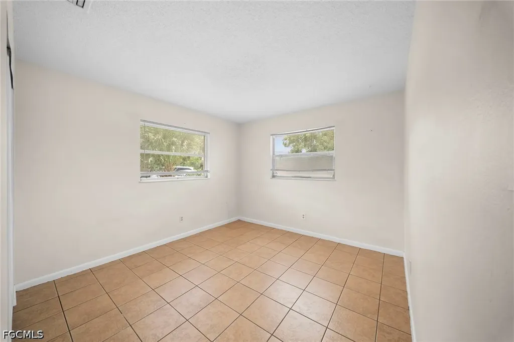 5553 5th Avenue Fort Myers FL 33907