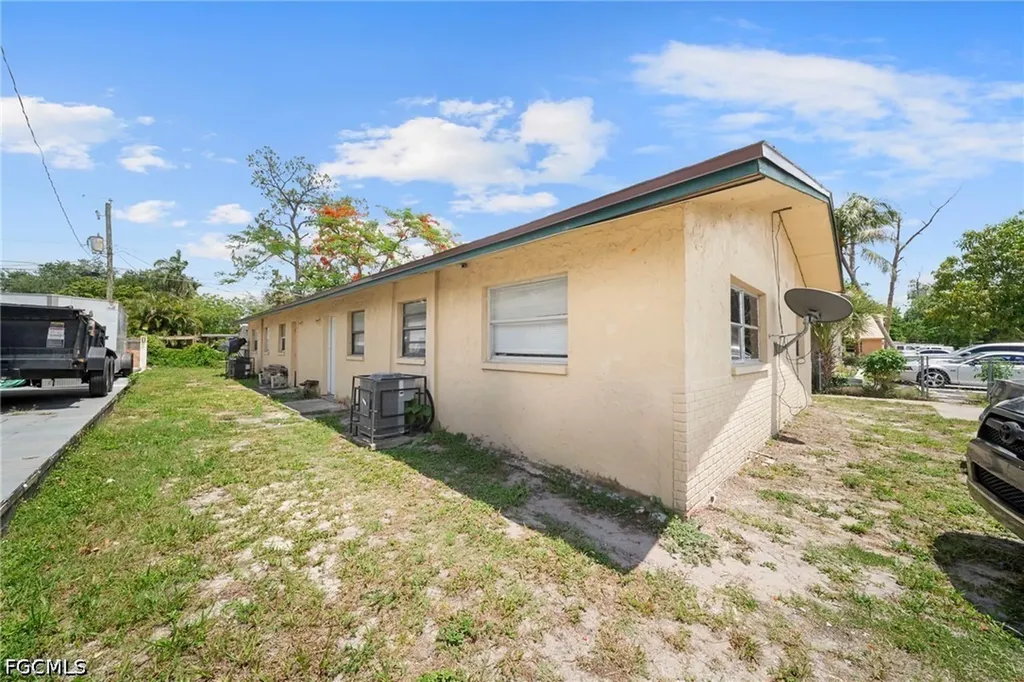 5553 5th Avenue Fort Myers FL 33907