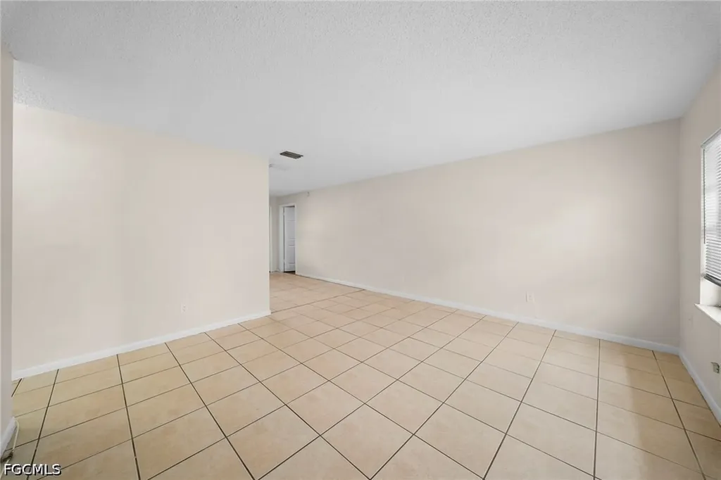 5553 5th Avenue Fort Myers FL 33907