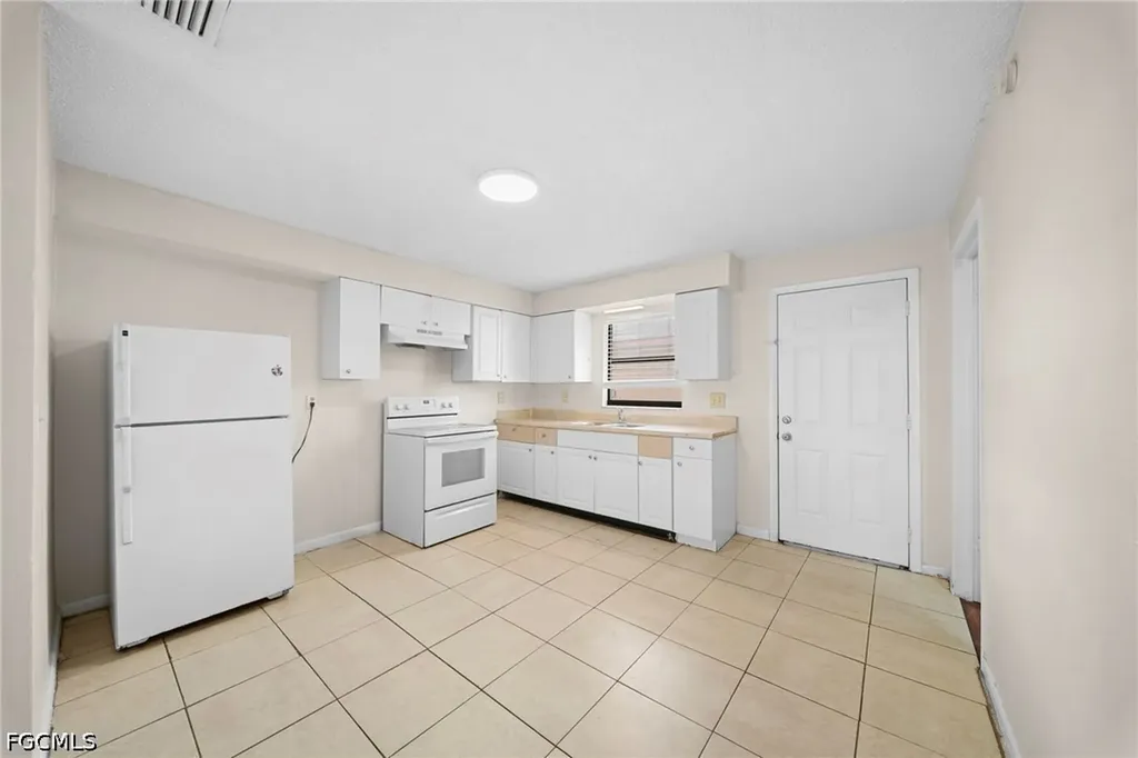 5553 5th Avenue Fort Myers FL 33907
