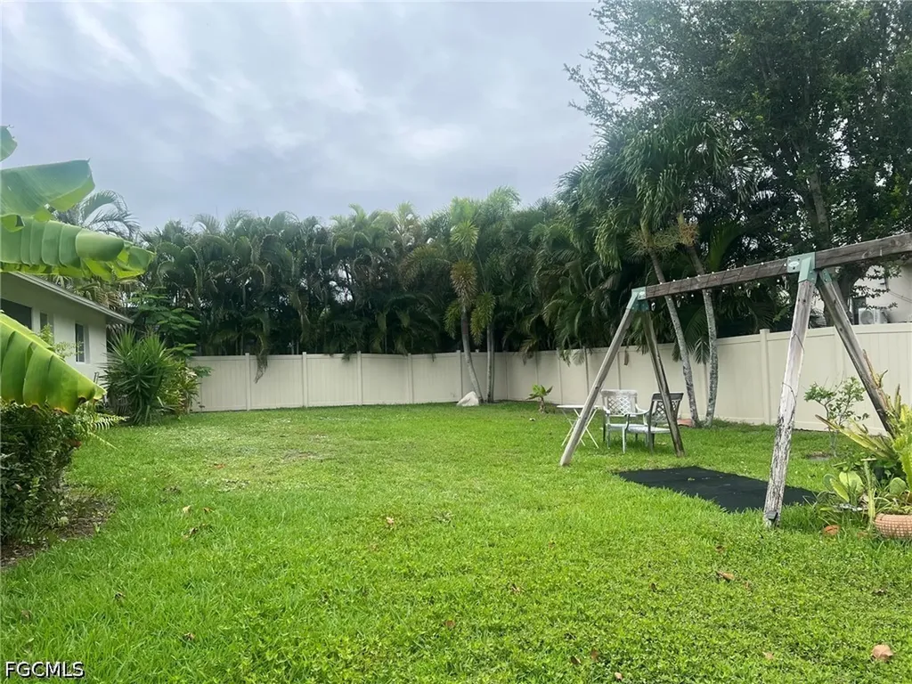 5231 SW 27th Place Cape Coral FL 33914
