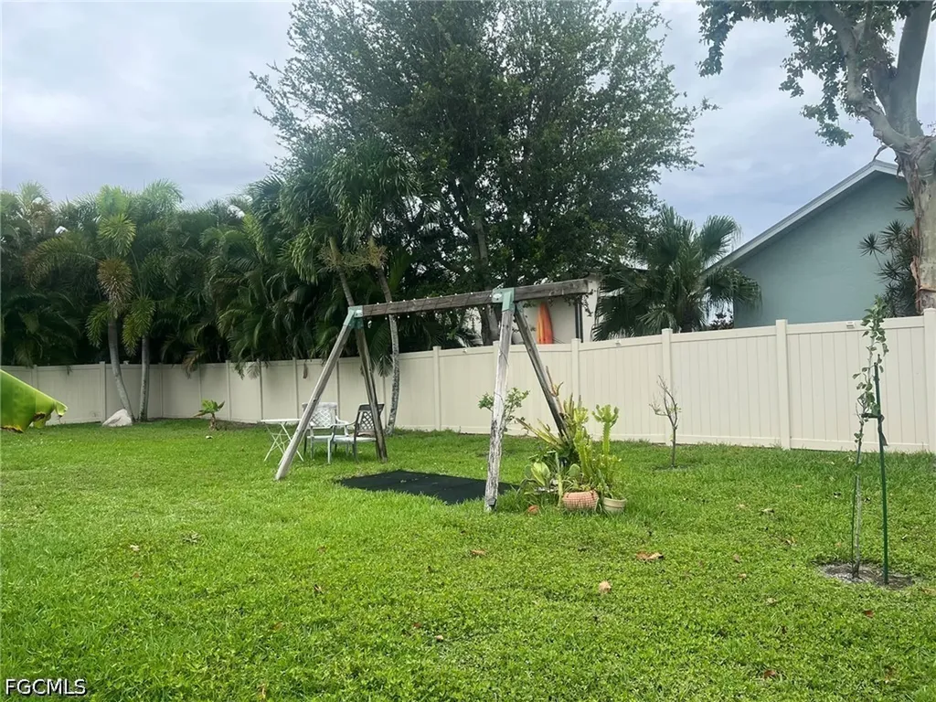 5231 SW 27th Place Cape Coral FL 33914