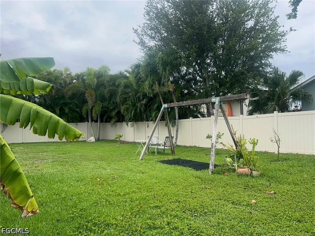 5231 SW 27th Place Cape Coral FL 33914