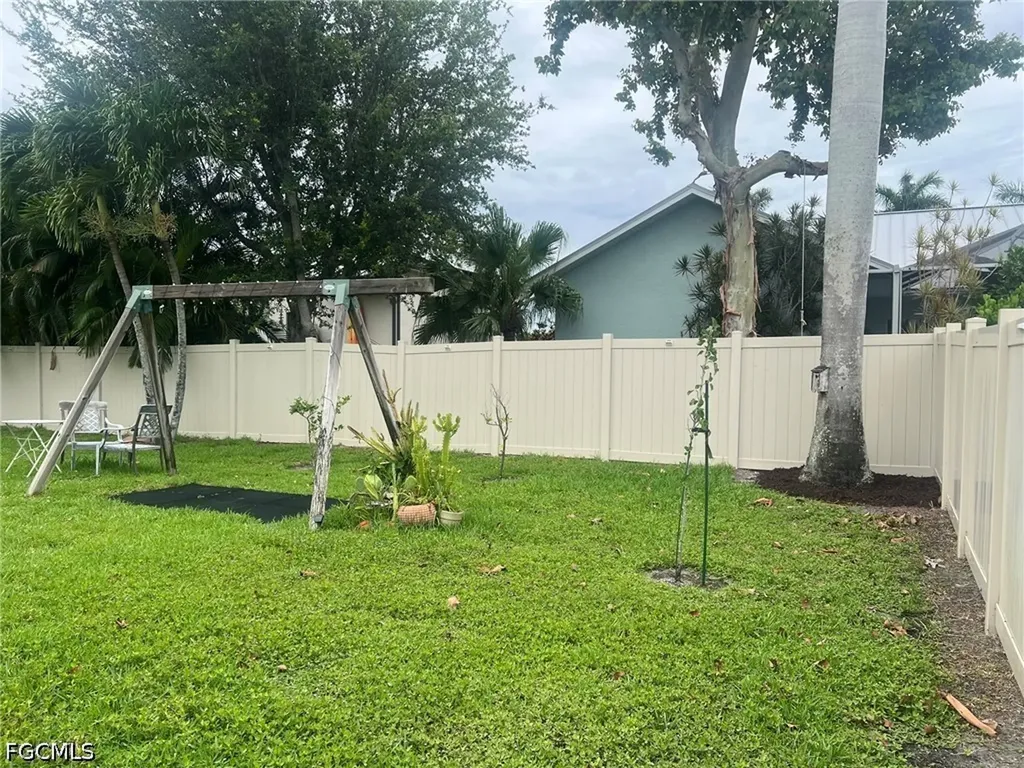5231 SW 27th Place Cape Coral FL 33914