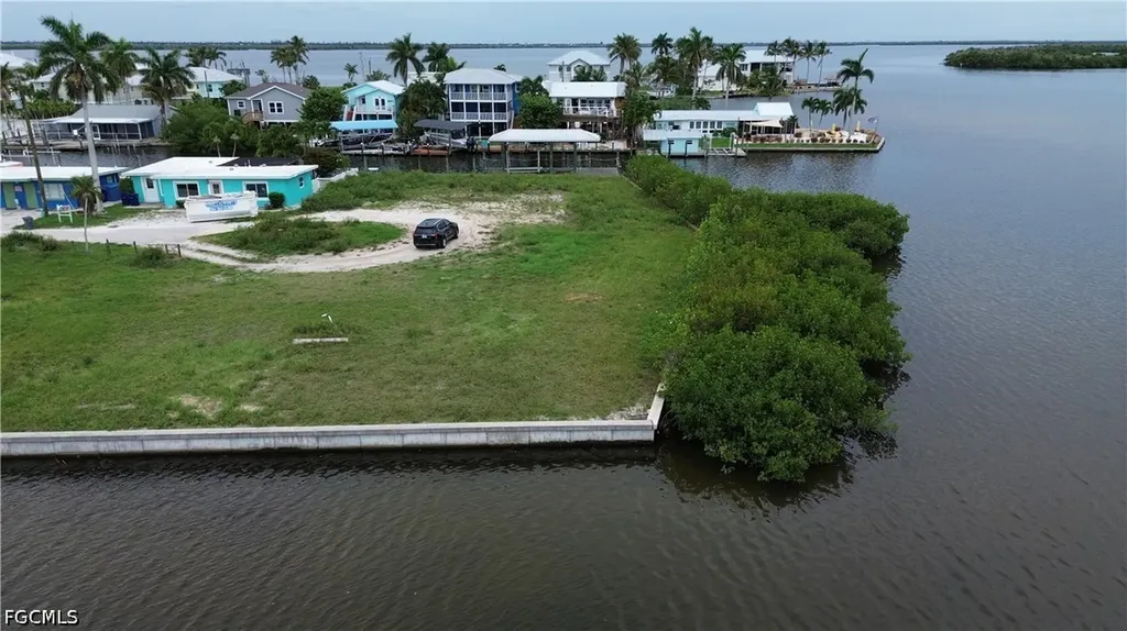 2638 Second Street Matlacha FL 33993