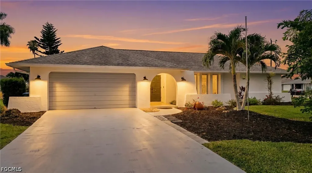 4129 Country Club Boulevard Cape Coral FL 33904
