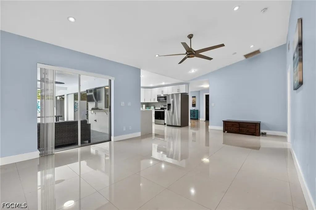 4129 Country Club Boulevard Cape Coral FL 33904