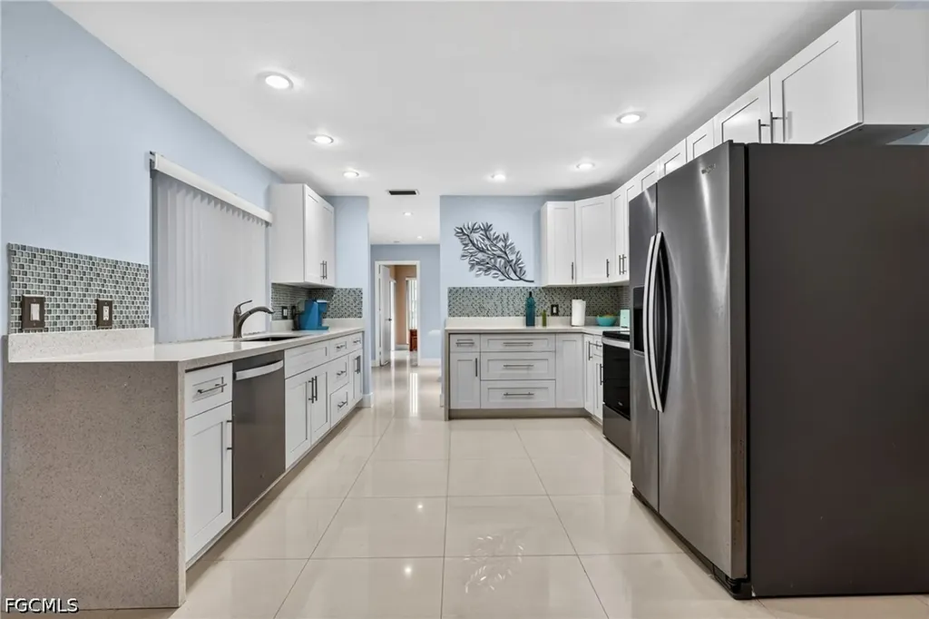 4129 Country Club Boulevard Cape Coral FL 33904