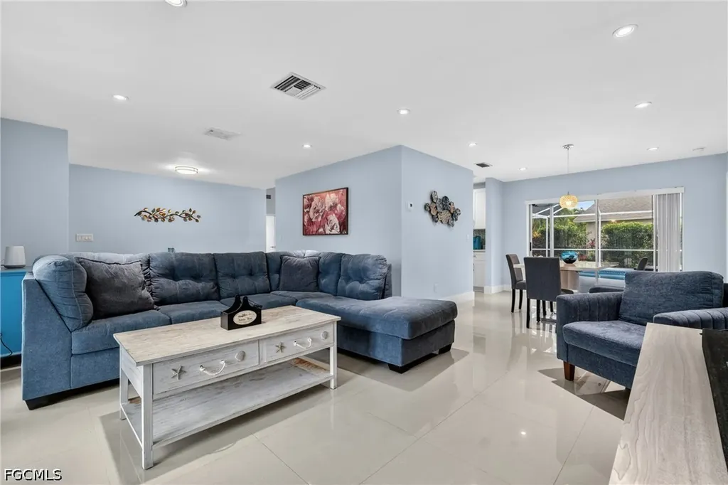 4129 Country Club Boulevard Cape Coral FL 33904