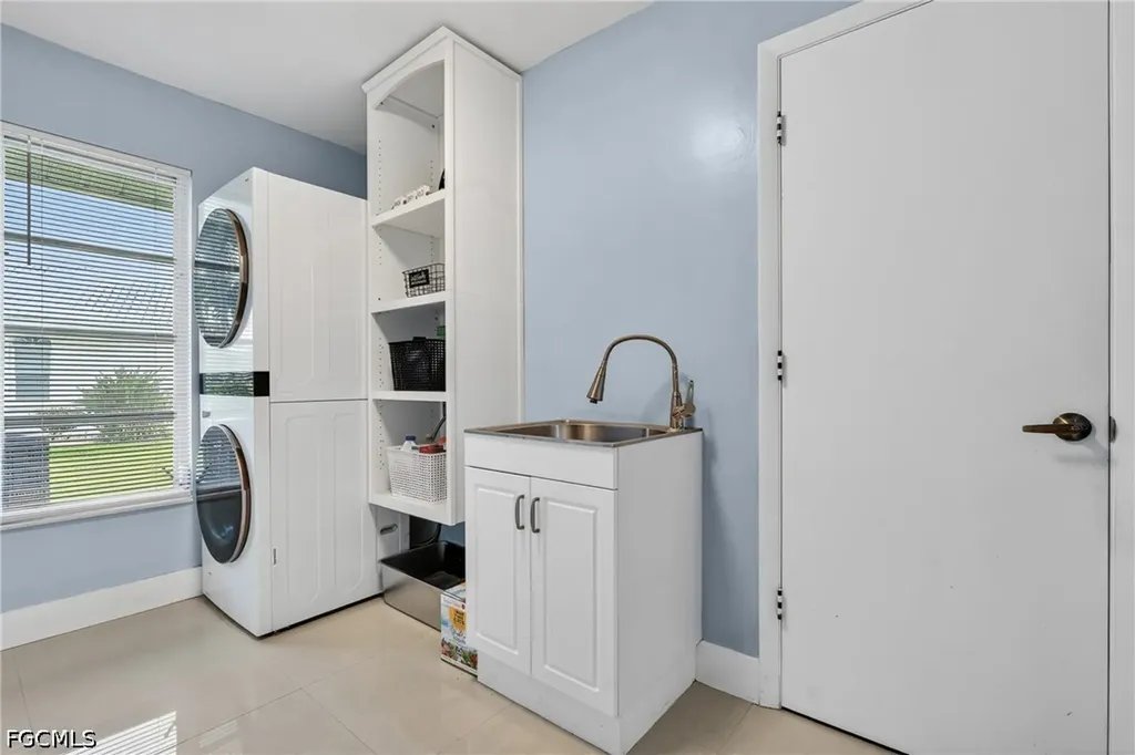 4129 Country Club Boulevard Cape Coral FL 33904
